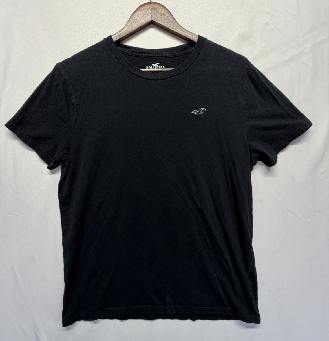Hollister Must Have Collection T Shirt Mens Medium Black Cotton Embroidered Logo