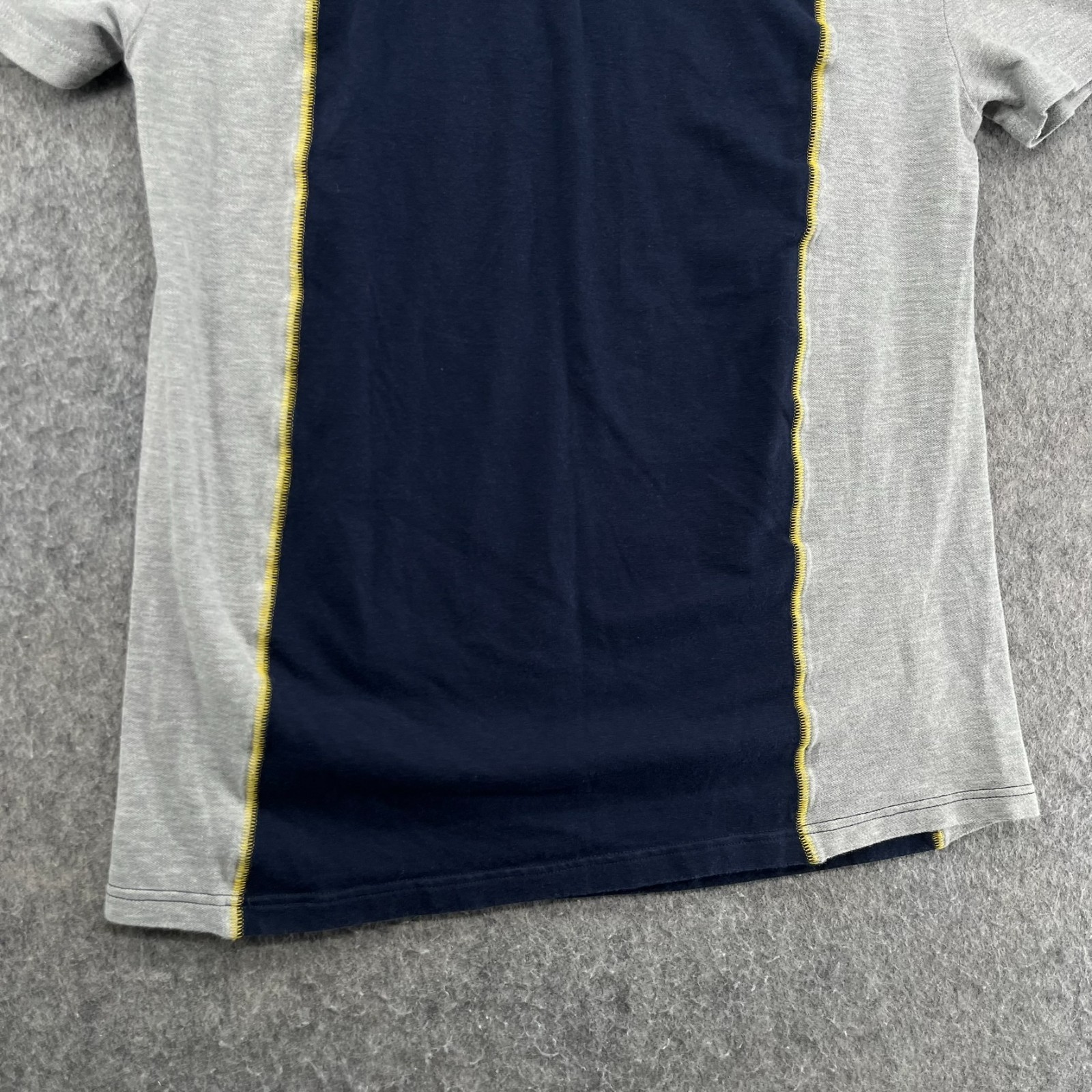 Vintage Y2K D&G Dolce & Gabbana Mens T Shirt Gray Blue Graphic Logo Size XS