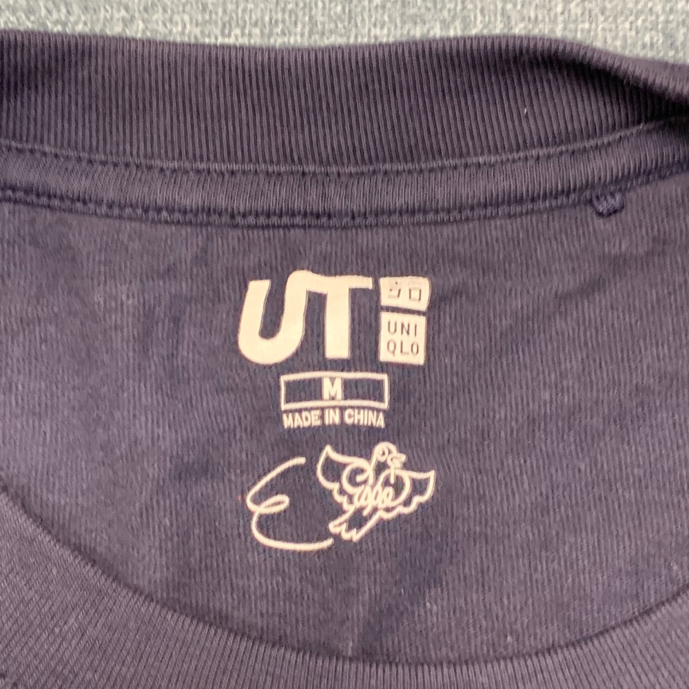 Uniqlo T-Shirt Mens Medium Navy Blue Cotton Work Graphic Casual Everyday Wear