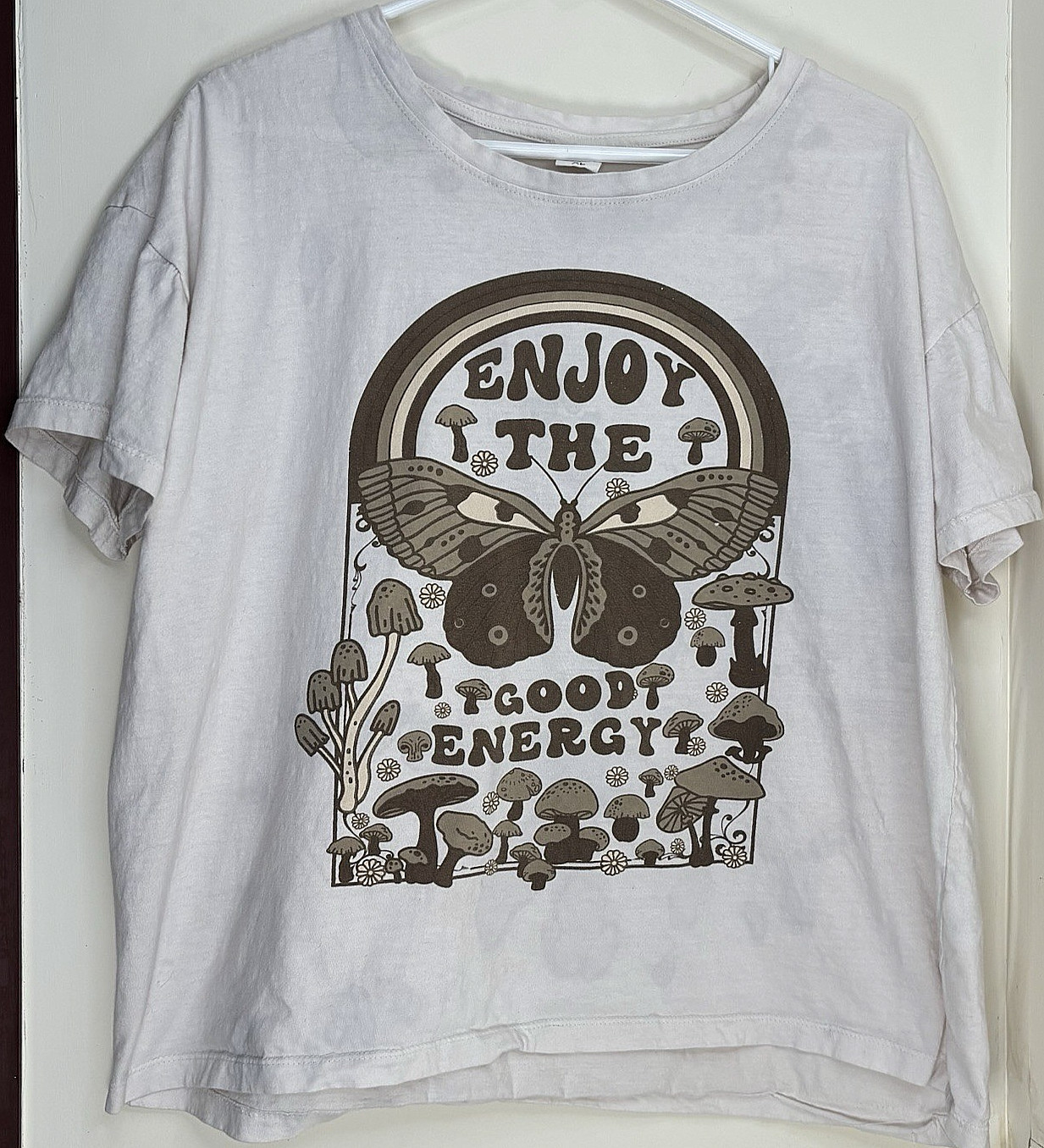 Vibe N’ – Men’s Enjoy The Good Energy Butterfly & Mushroom Graphic T-Shirt XL