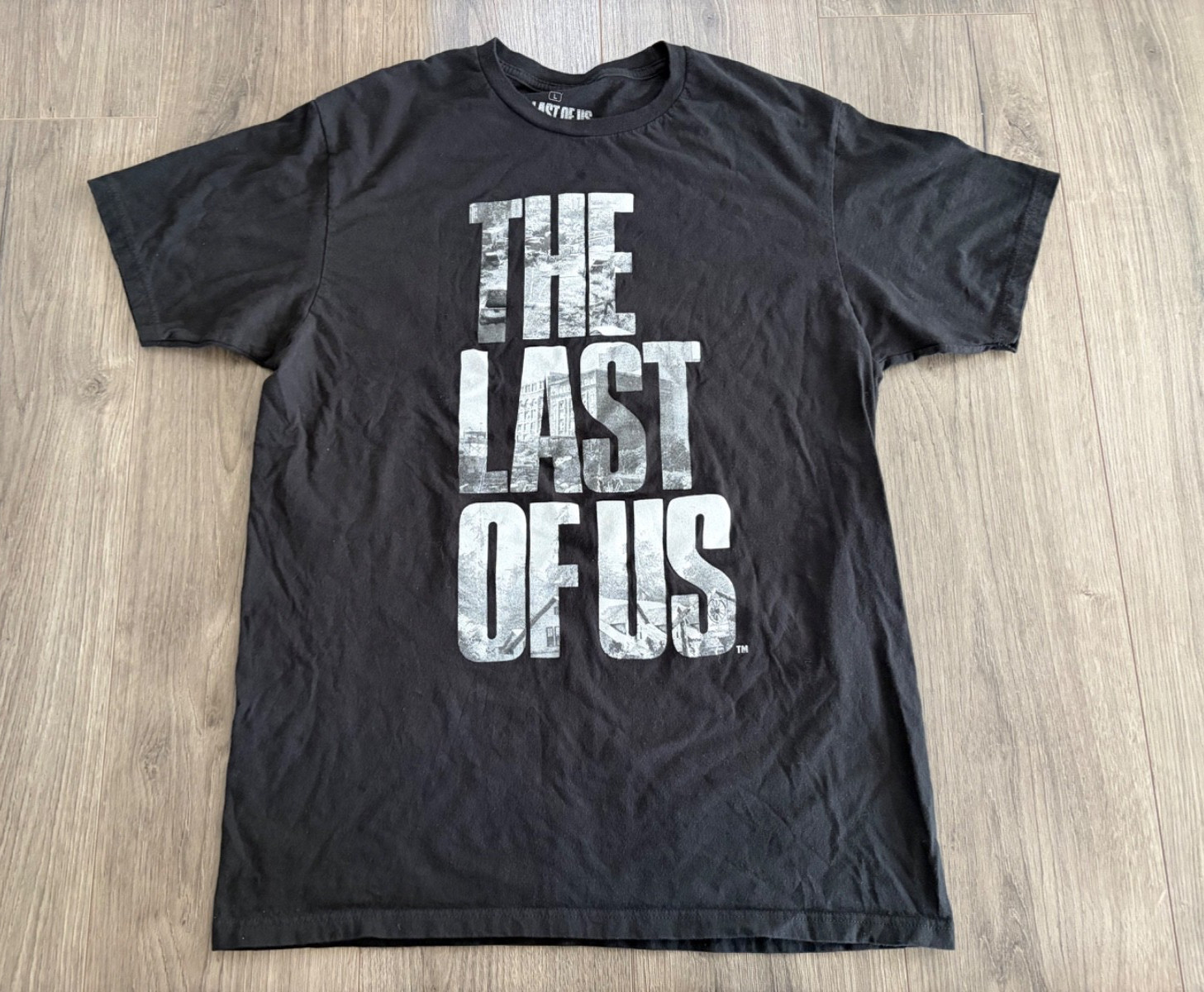 The Last Of Us T Shirt Large NAUGHTY DOG Video Game (Damaged/See Description)