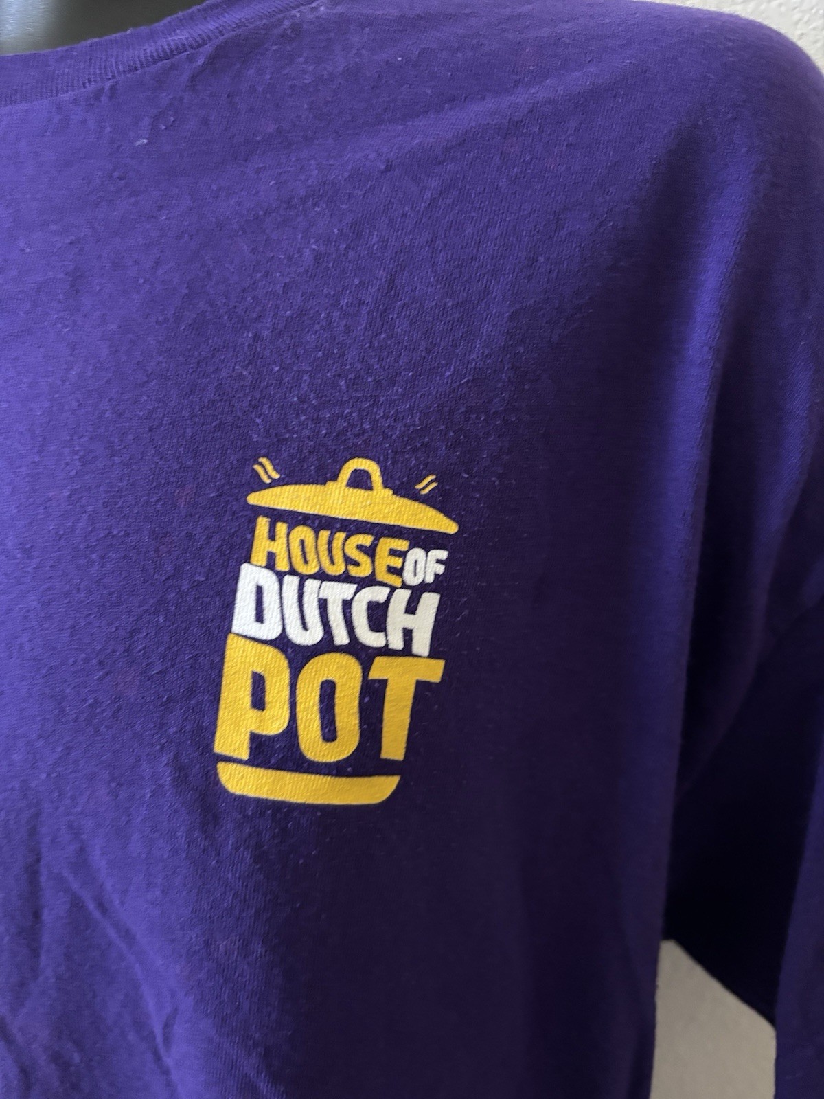 VTG. Dutch Hot Pot Authentic Caribbean Cuisine Employee Work Uniform T-shirt XL