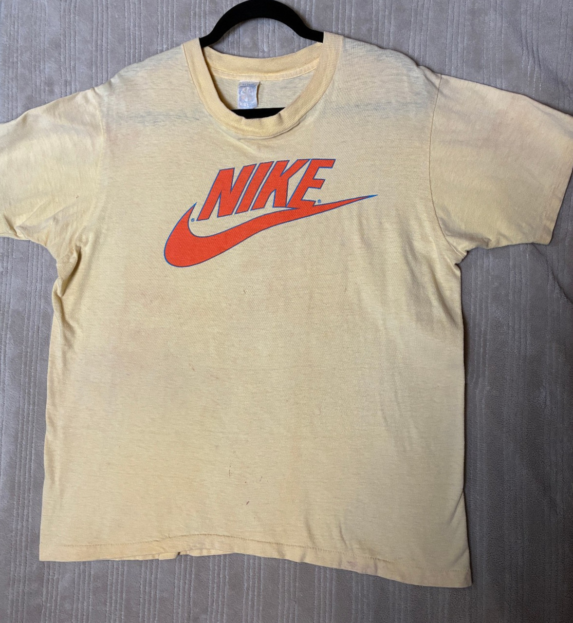 RARE True Vintage Nike 1970’s “Pinwheel Tag” T-Shirt Yellow XL Made in USA Faded