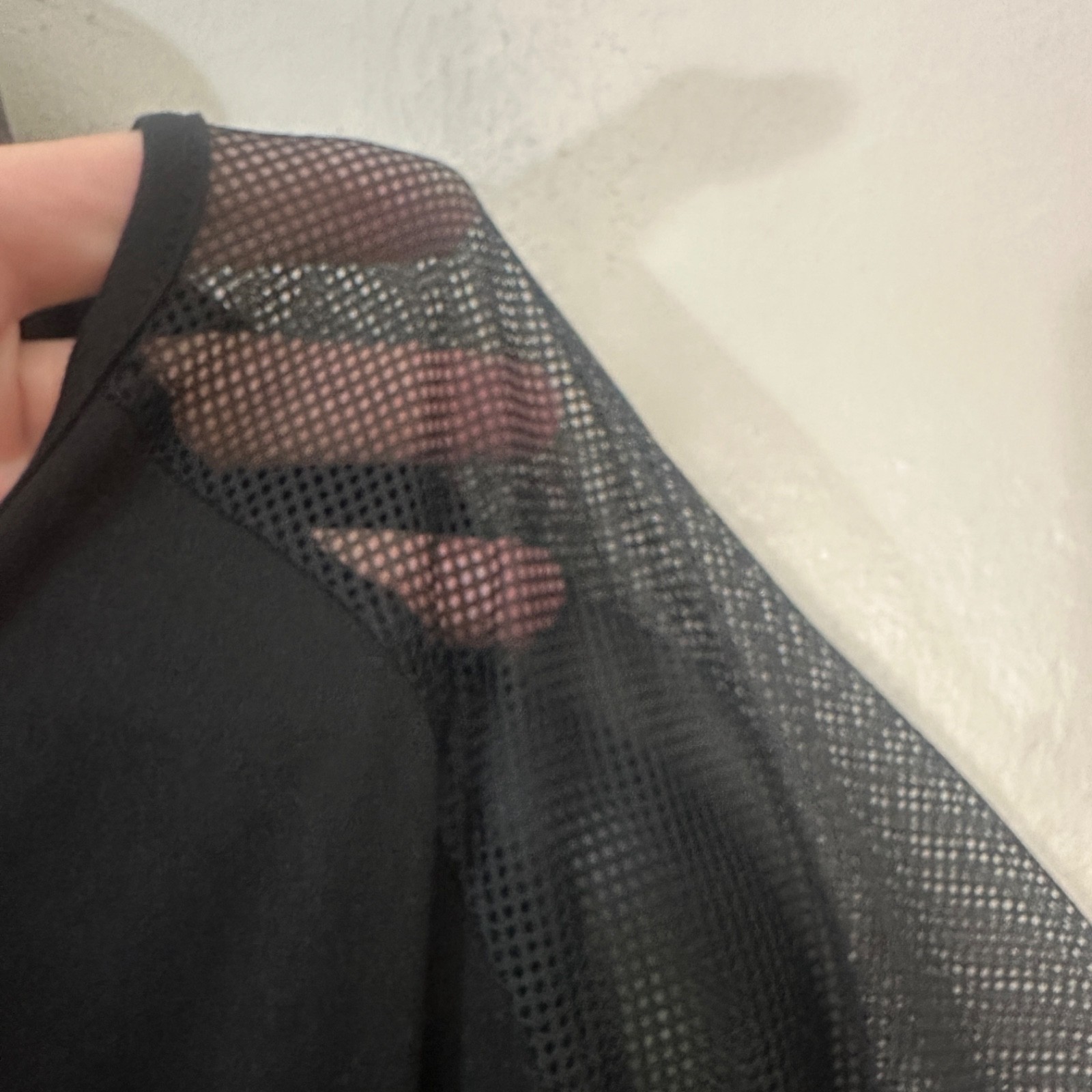 Ball Mesh Sleeve T Shirt Medium Gently worn 95% polyester / 5% elastane