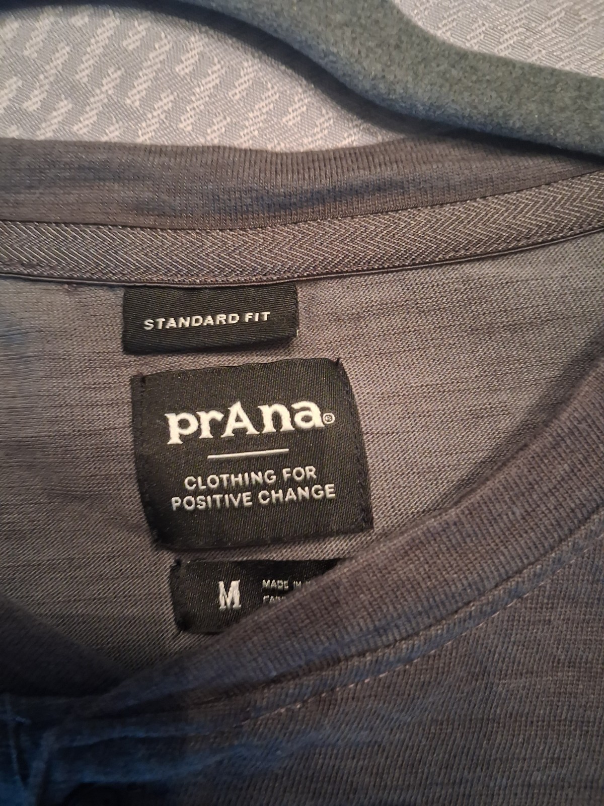 prAna Men’s M Gray Solid Long Sleeve Henley T-Shirt, Standard Fit