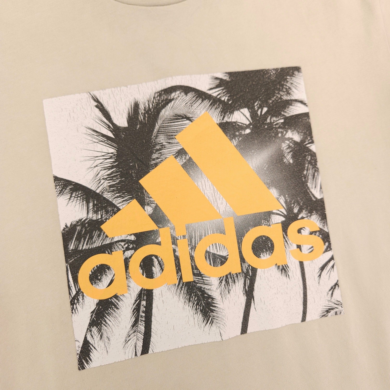 Adidas Casual Crew Neck Short Sleeve Graphic T Shirt Mens Size Small S Tan