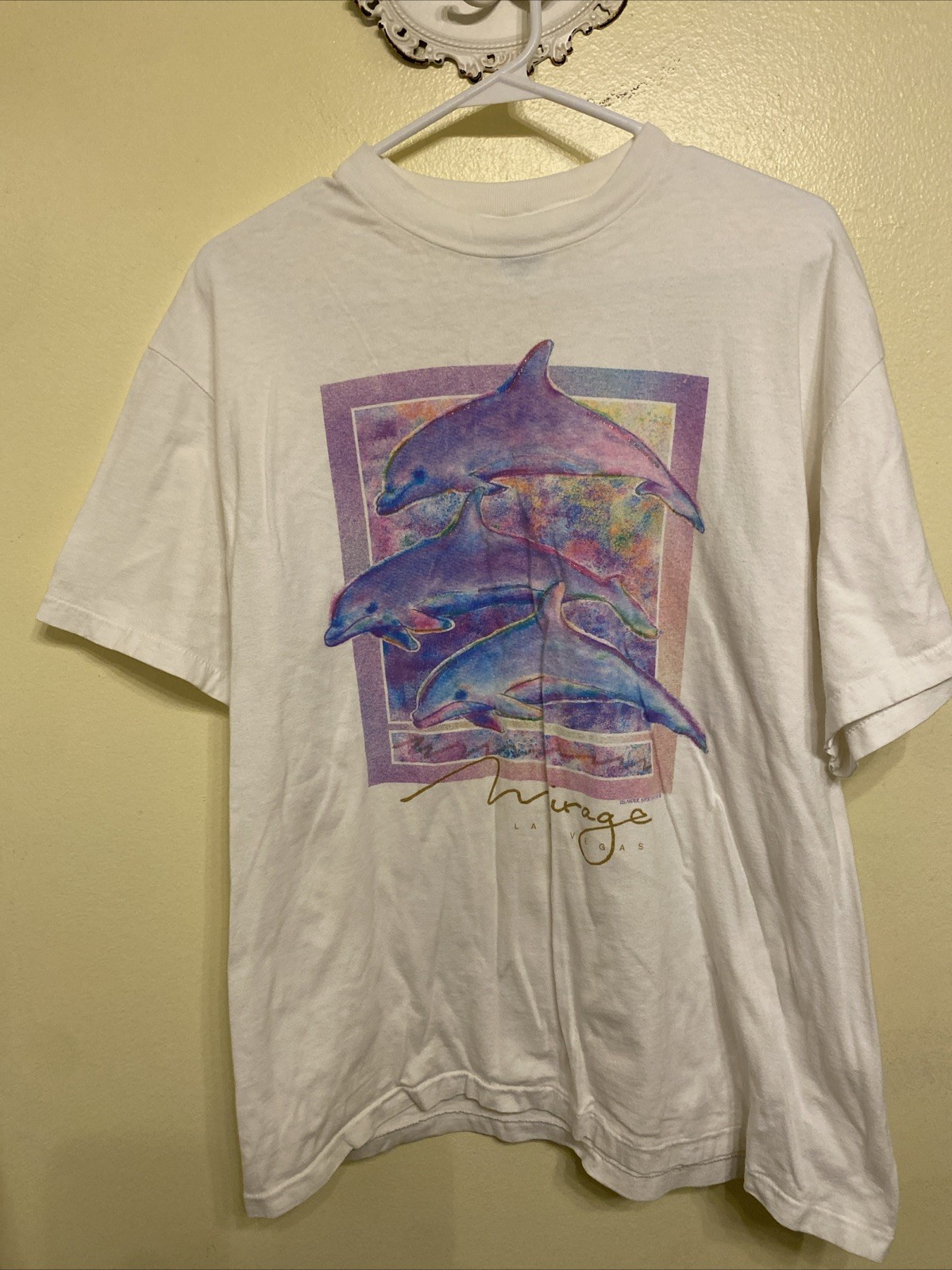 Vintage Las Vegas Pastel Dolphin T-Shirt Men’s Large Hanes Beefy 1990s
