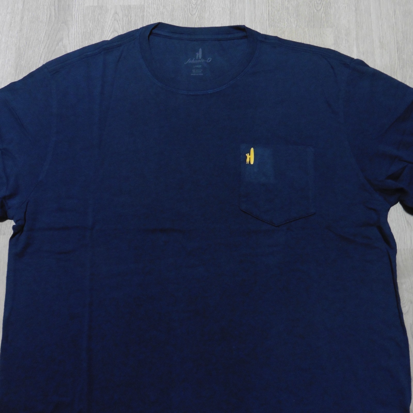 JOHNNIE O Mens L LARGE T SHIRT WAVE RIDER NAVY BLUE YELLOW DALE 2.0 GOLF TEE