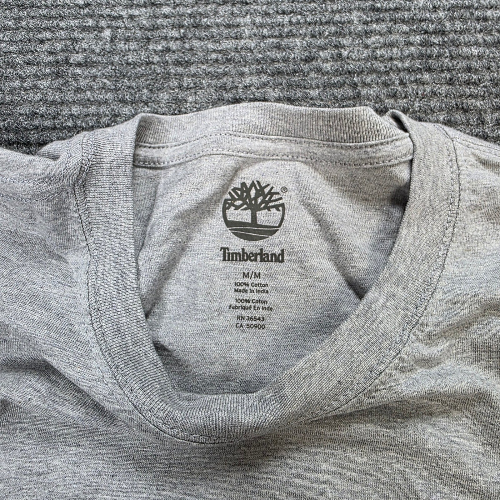 Timberland Rugged and Durable T-Shirt Men’s Size M Gray Back Graphic Casual NEW