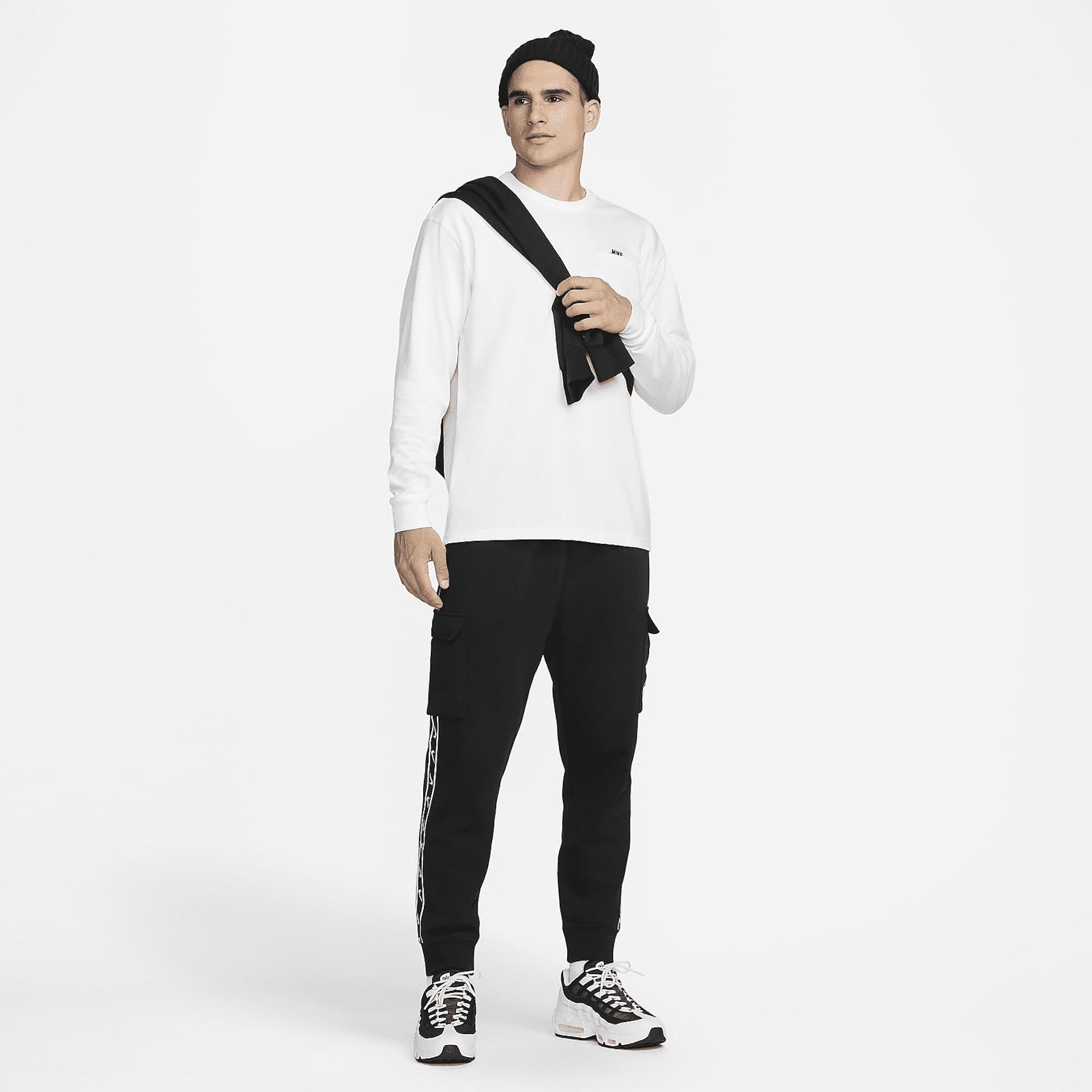 Nike Sportswear Premium Essentials Men’s Long-Sleeve Pocket T-Shirt (White/Black
