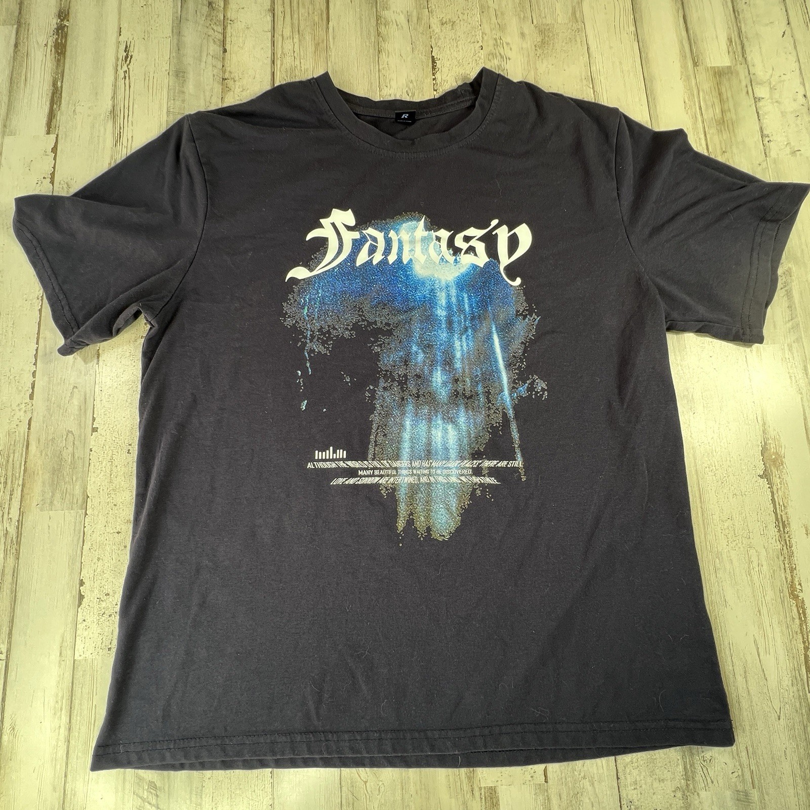 ROMWE T Shirt Men’s Small S Graphic Print Fantasy Short Sleeve Crewneck Tee