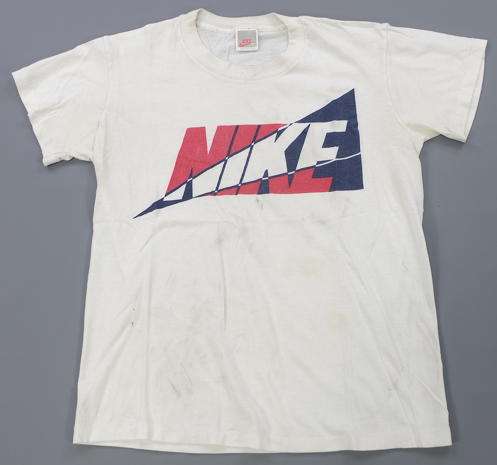 Rare Vintage NIKE Spell Out Swoosh Slashed Logo Graphic T Shirt 80s 90s White M