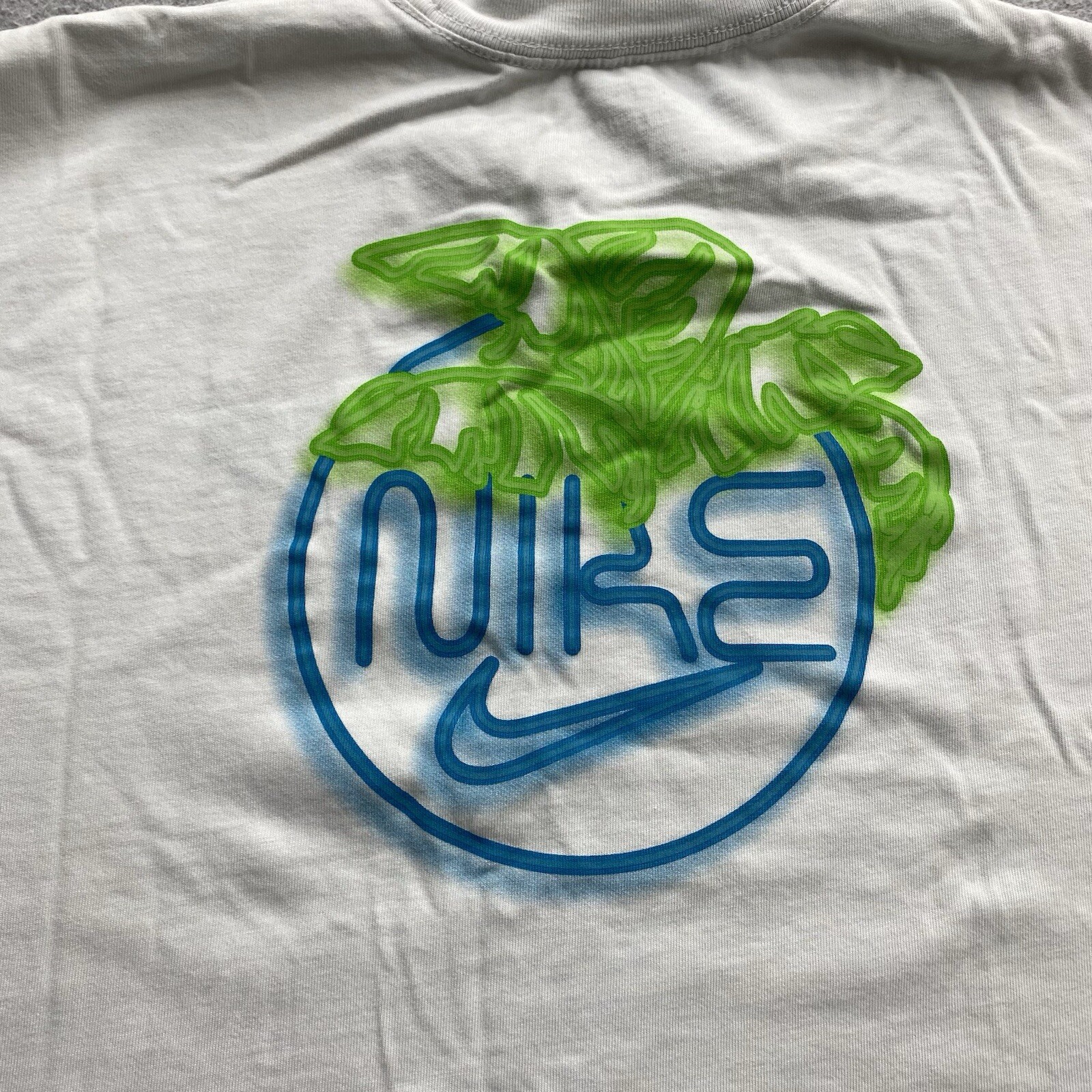 Nike Basketball Miami Exploration T-Shirt White Neon Blue Embroidered Mens M