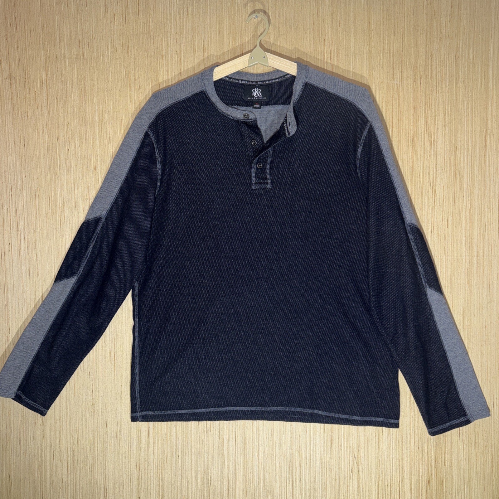 Rocking&Republic XL Men’s Long Sleeve Henley Shirt Gray/Black Contrast Panel