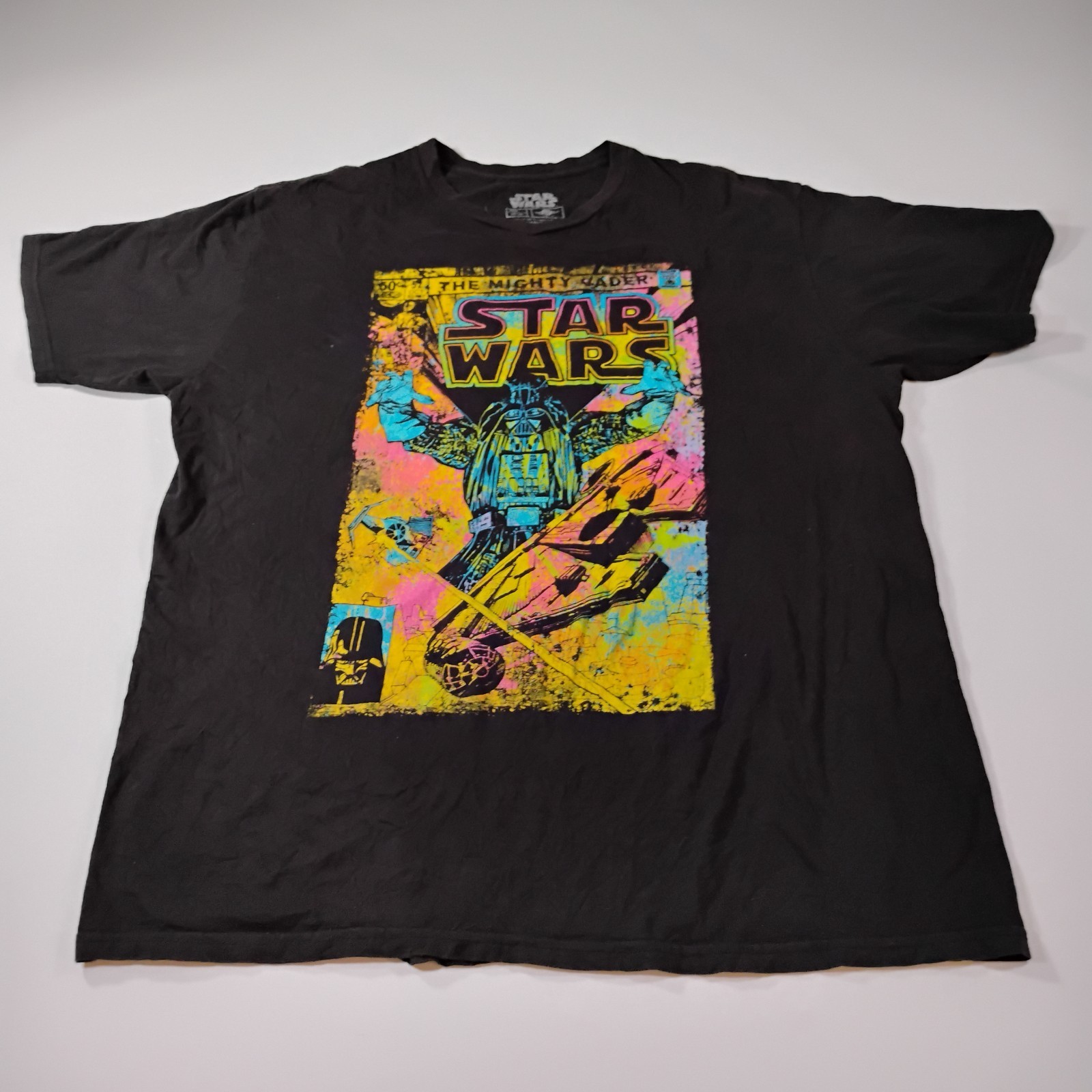 Star Wars “The Mighty Vader” Comic Book Theme Men’s Size Large Short Sleeve Tee