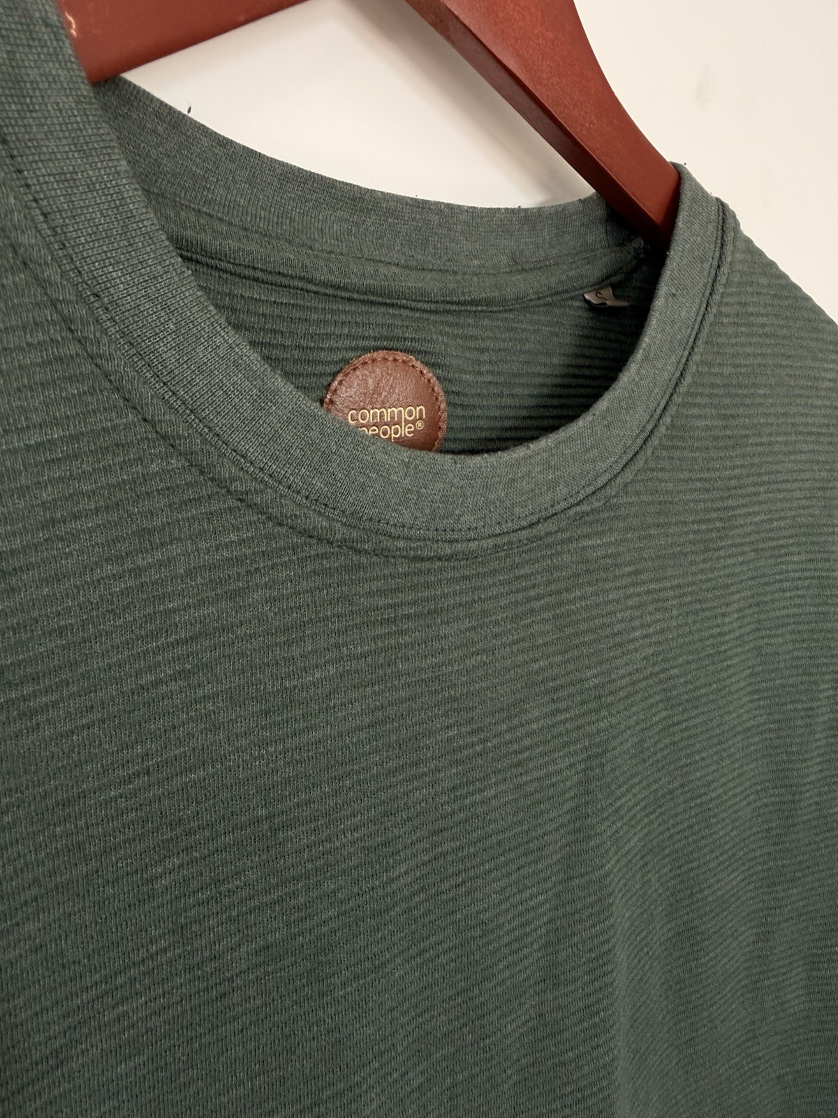 Common People Men Olive Textured T-Shirt Fine Striped Texture Size S