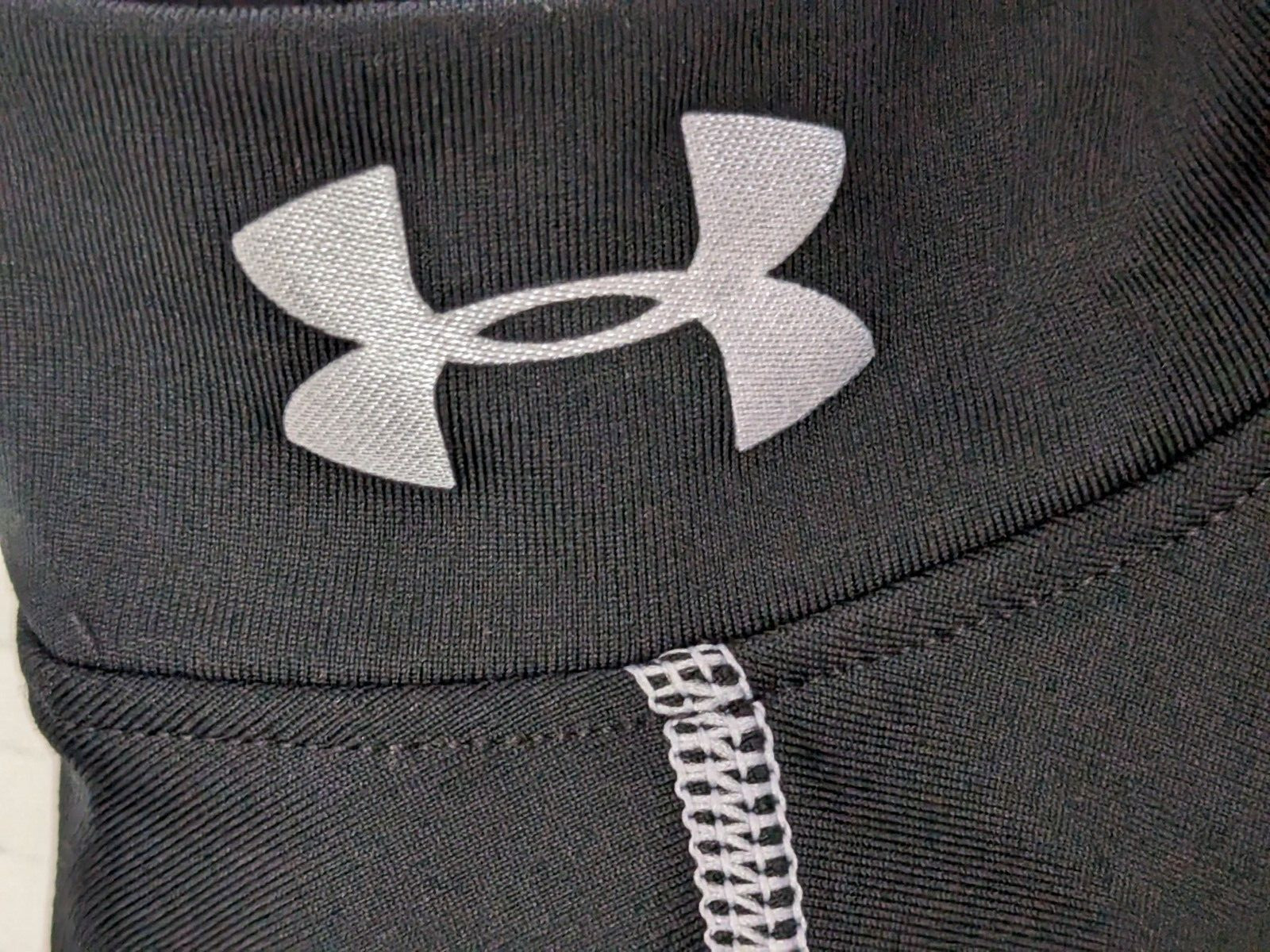 Under Armour Coldgear Black Long Sleeves Compression Shirt Size M Brand New