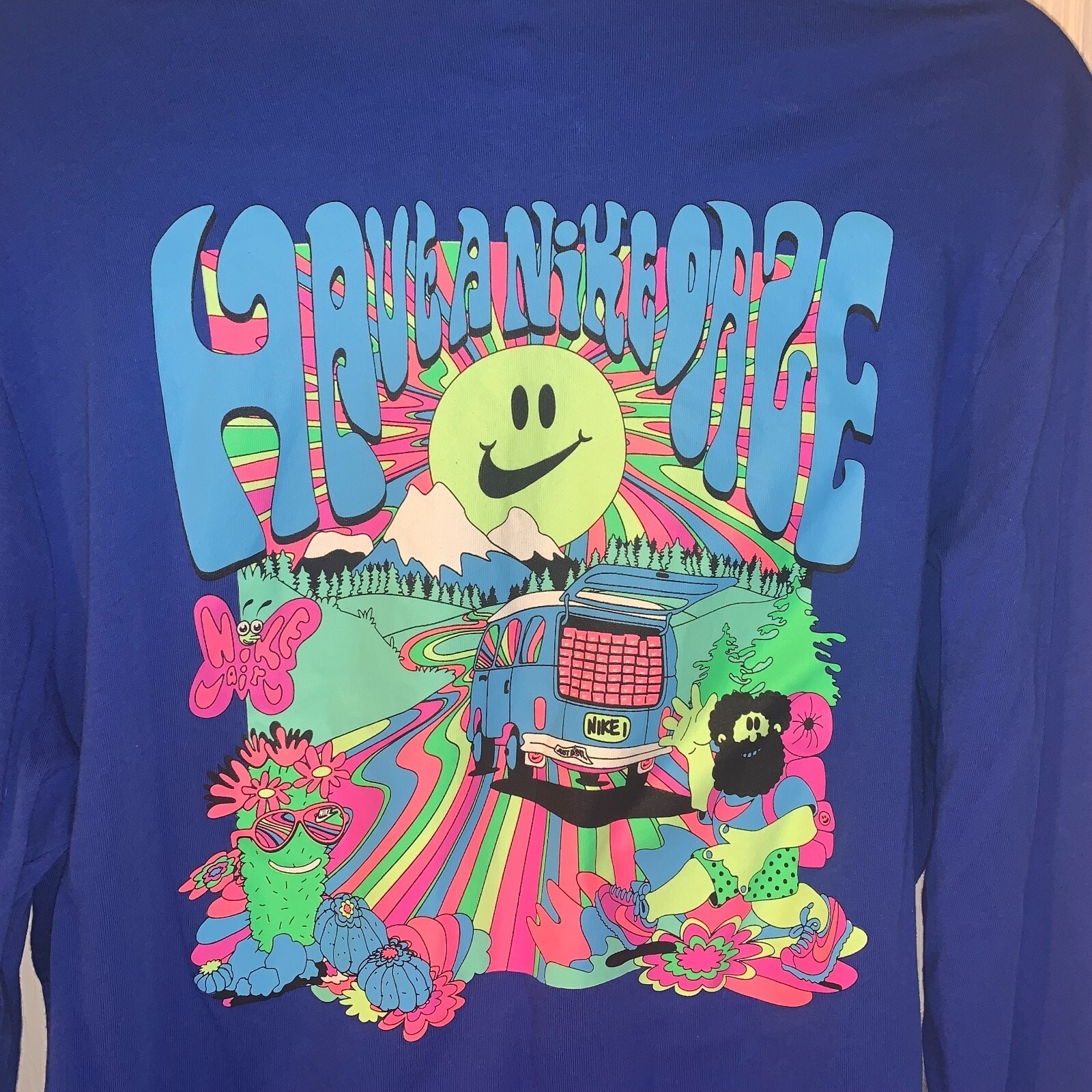 Nike Men’s Have a Nike Daze Days Tee Shirt Size L 2021 Psychedelic 60s DM2259