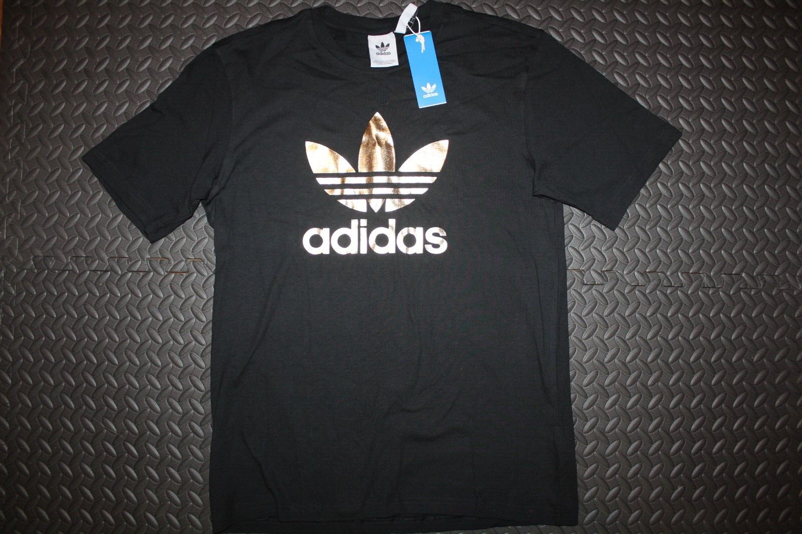 NEW MEN’S ADIDAS ORIGINALS GOLD TREFOIL SHIRT ~SIZE SMALL #JD0945