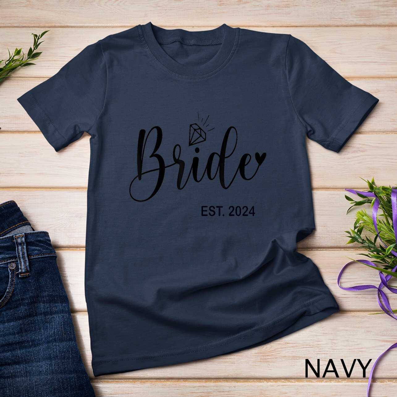 Bride Est. 2024 Bridal Wedding Matching Gifts Woman T-Shirt Unisex T-shirt