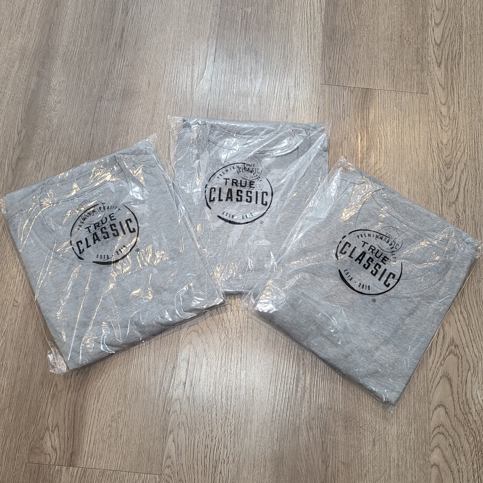 Set of 3 True Classic Crew Neck T-Shirt Men’s Light Gray 2XL -New!