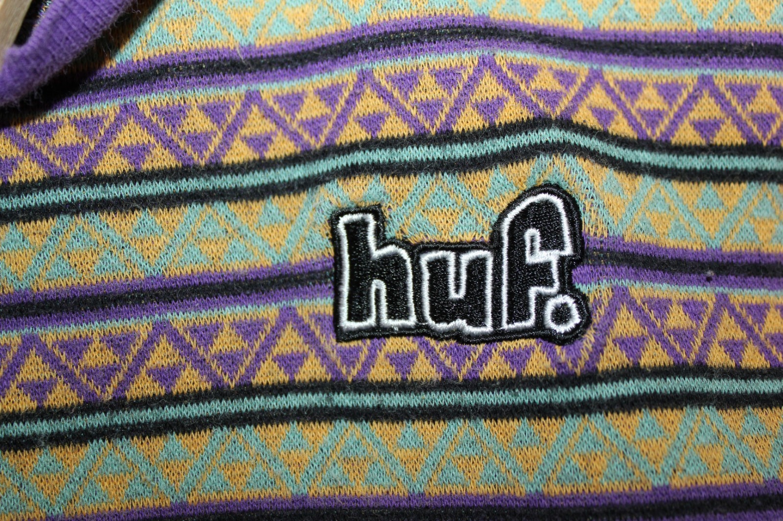Huf Woven Stripe T-Shirt Mens Crew Neck Pullover Size MEDIUM Geometric Designs