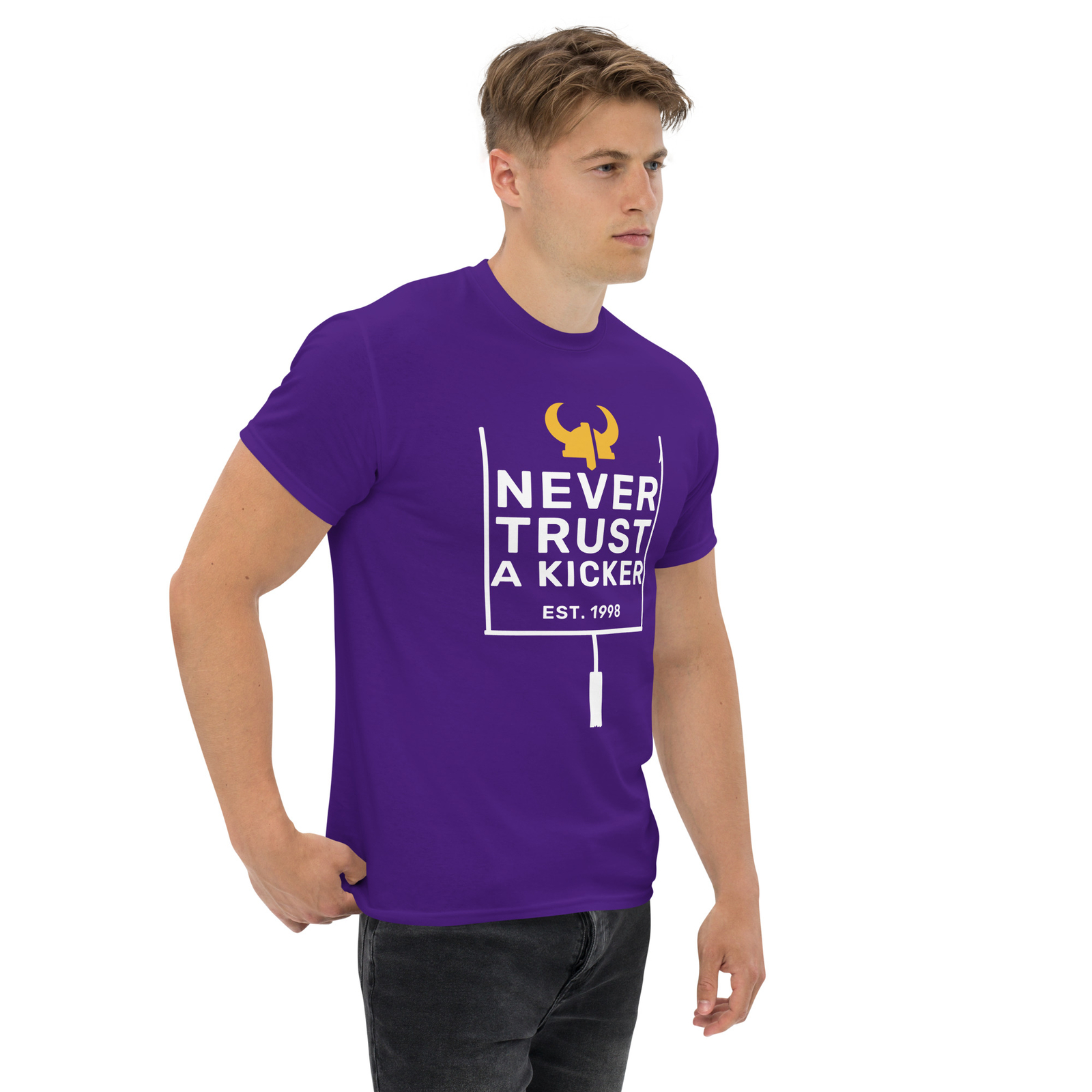 Never Trust A Kicker Minnesota Vikings Football T-Shirt S,M,L,XL,2X,3X