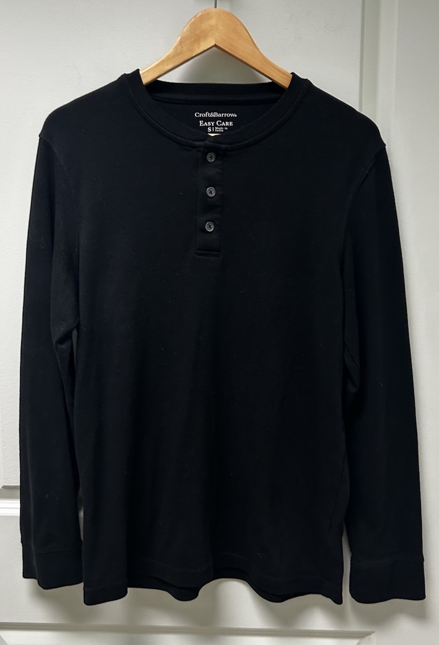 Croft & Barrow Men’s Black Henley Long Sleeve Shirt Easy Care Size Small T-5