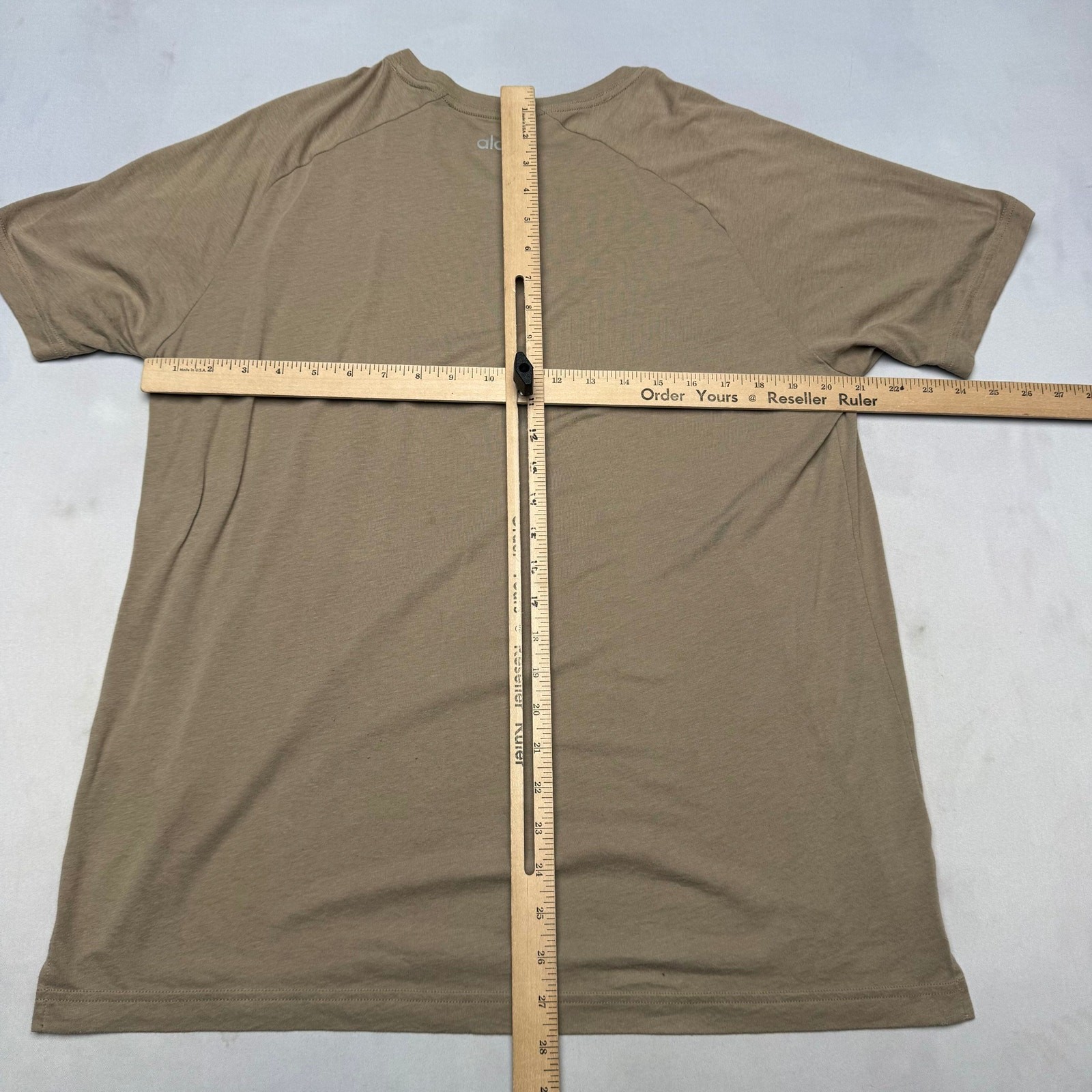 Alo Yoga Triumph Raglan Tee Shirt Men’s Large Gym Running Outdoor Casual