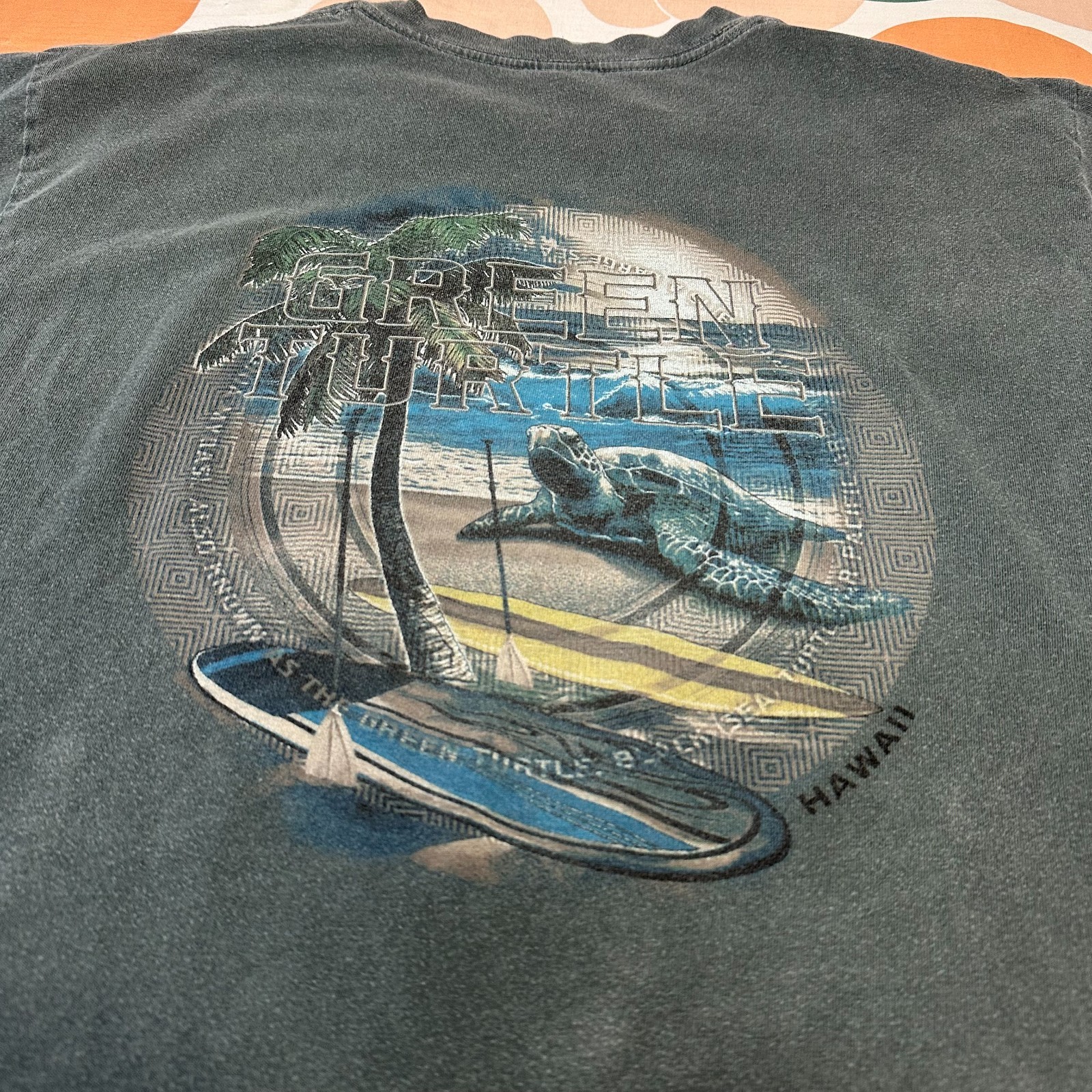 Crazy Shirts Pine Tree Dyed Shirt Men’s Medium Dark Green Turtle Beach Surfing