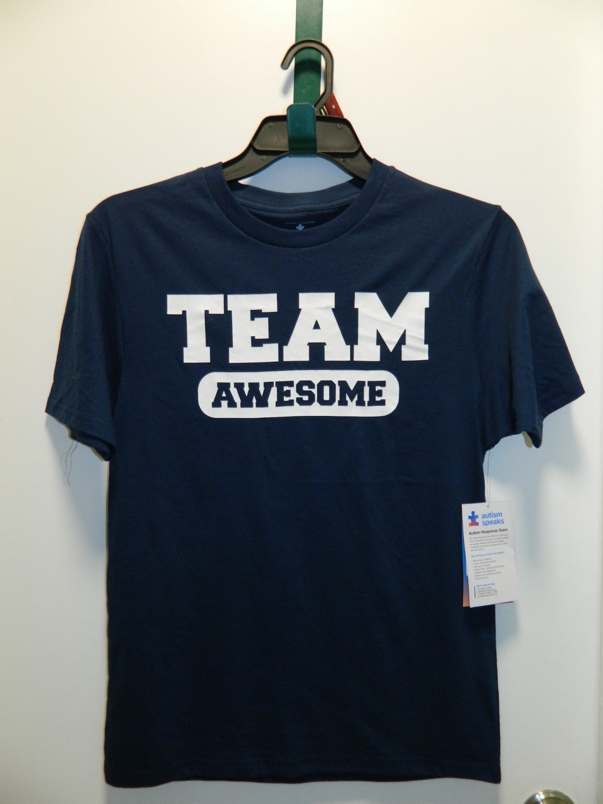 Autism Awareness Shirt Team Awesome Brand New -Blue size LARGE -UNISEX