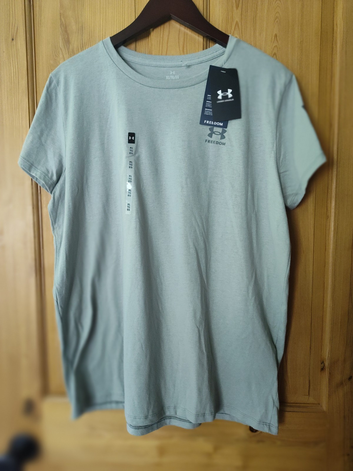 Under Armour Freedom Men’s XL Gray Short Sleeve Crew Neck USA Flag Graphic Tee