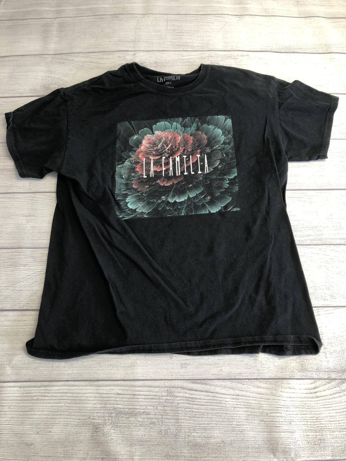 La Familia Shirt Mens Medium Black Floral Graphic Tee Tagless Streetwear