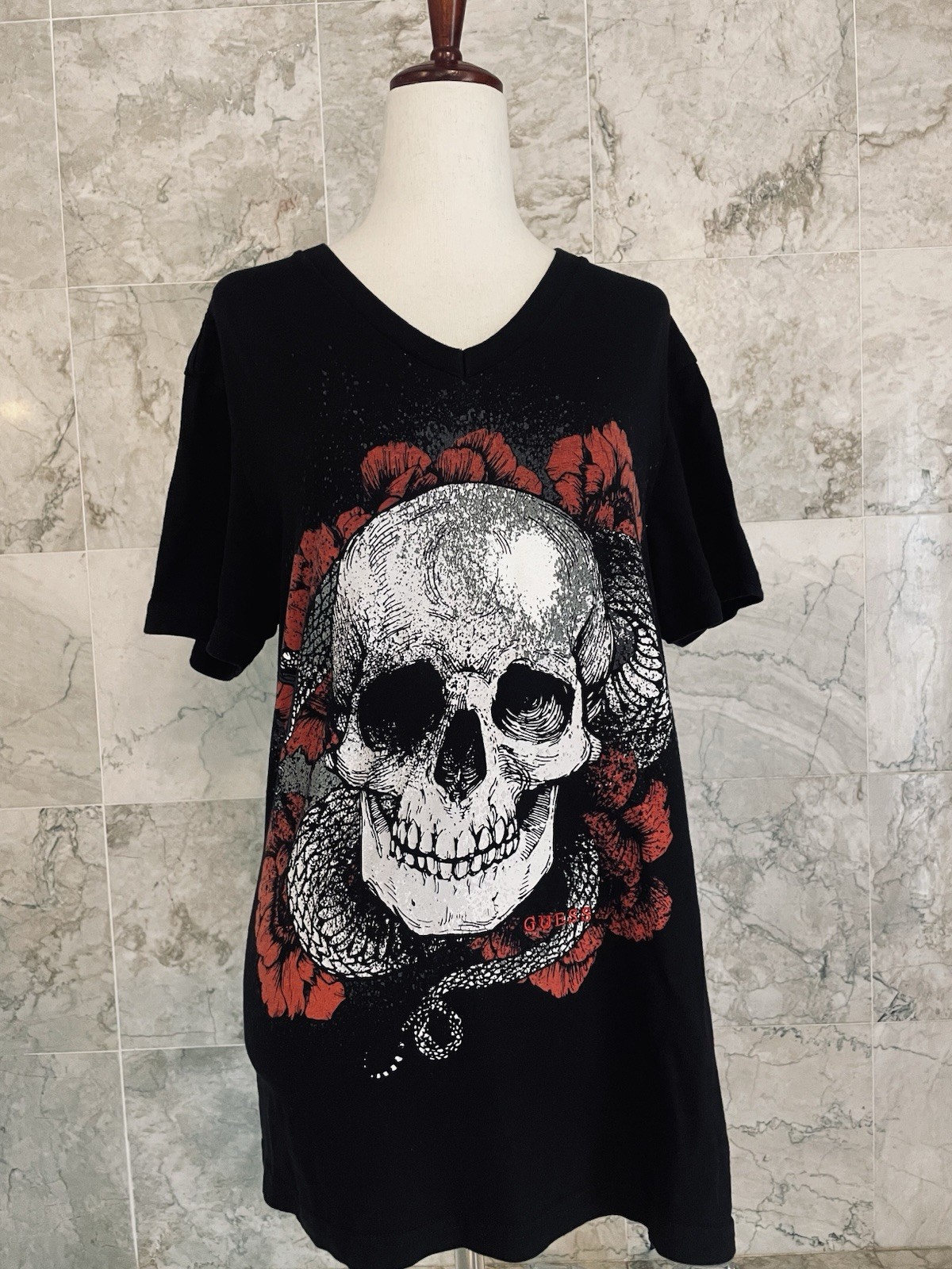 GUESS Black Floral Skull Graphic V Neck Shirt Tee M
