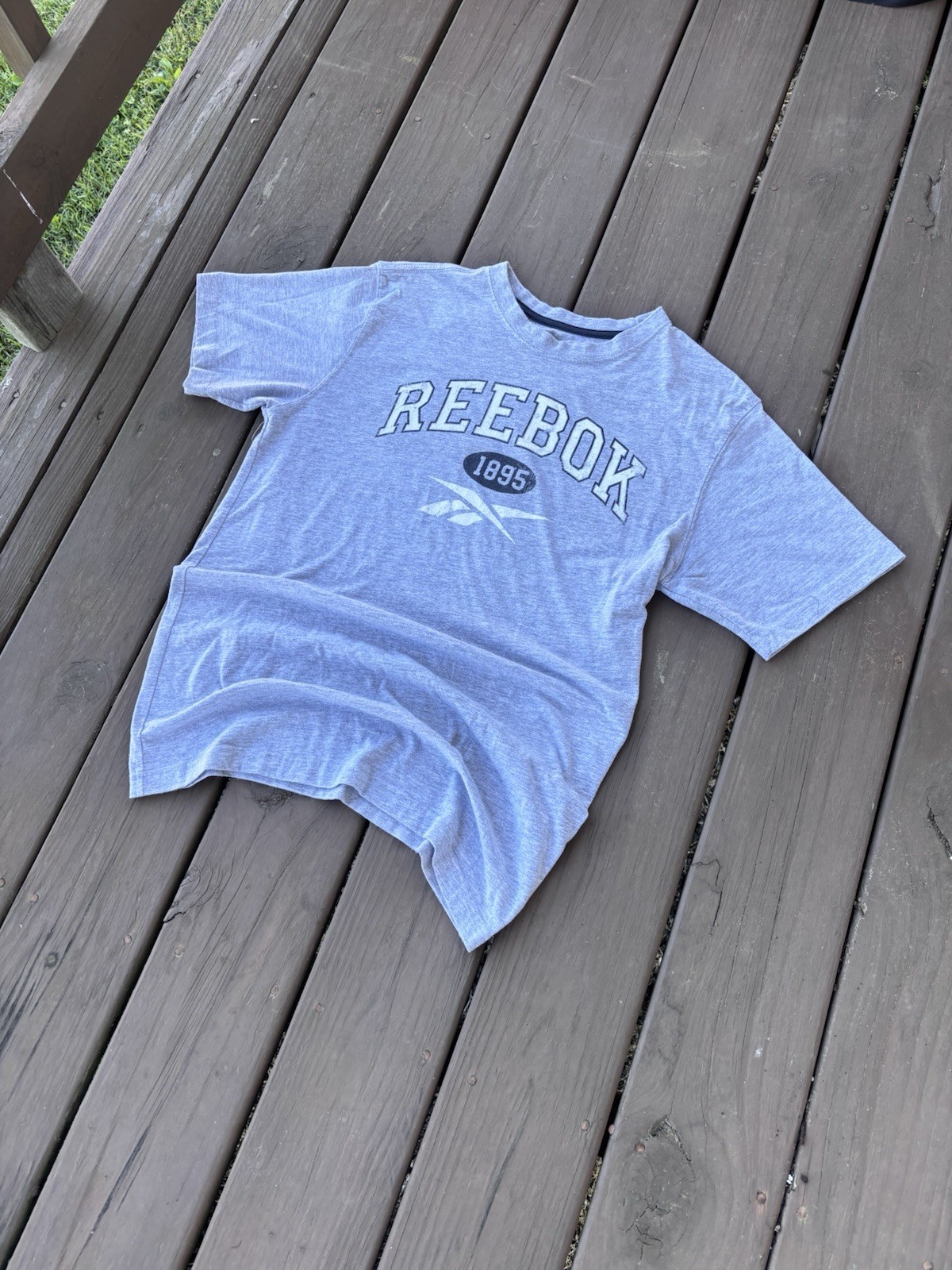Vintage Reebok 1895 Heritage Logo T-Shirt Sportswear Grey Mens Small Y2K Retro