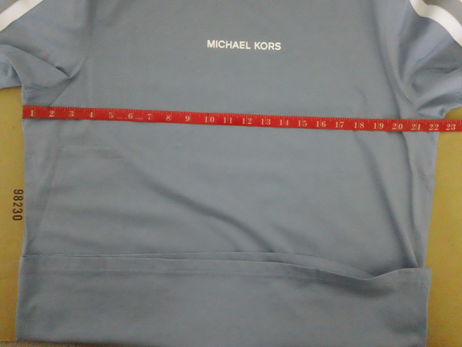 NWT Men’s Size Large Michael Kors Chambray Color T-Shirt