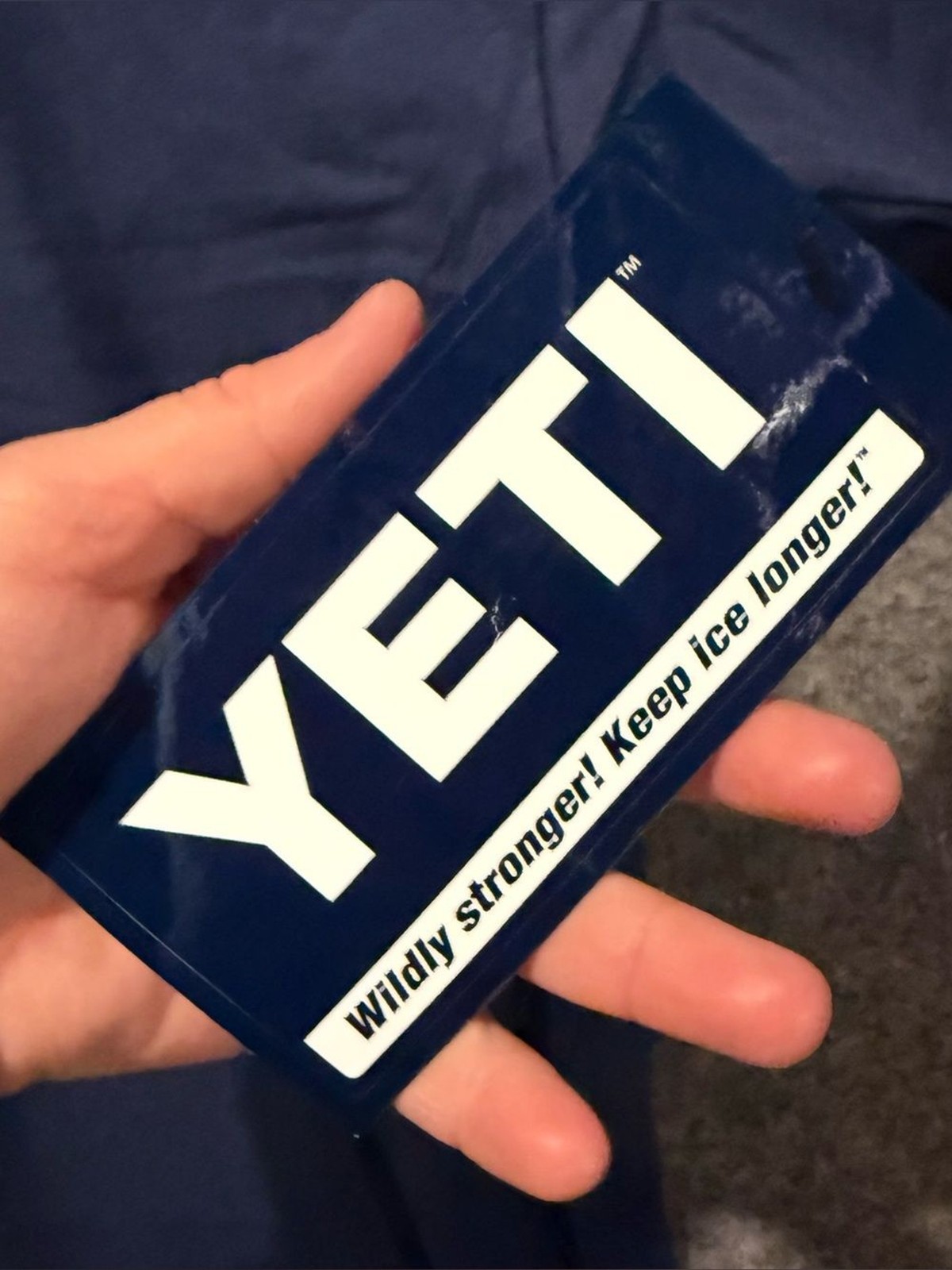 Yeti Coolers Tee Shirt Mens XL Navy Blue Graphic Soft Light Comfort NWT