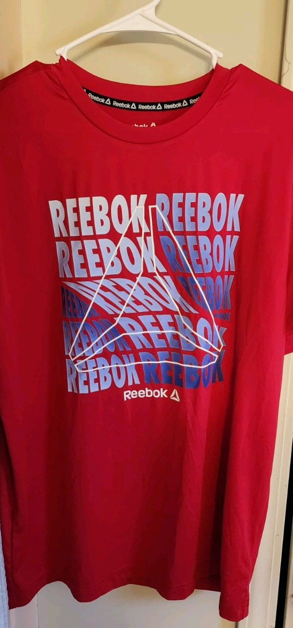 Reebok Men’s Red Graphic Logo T-Shirt Crew Neck Short Sleeve Regular Size M