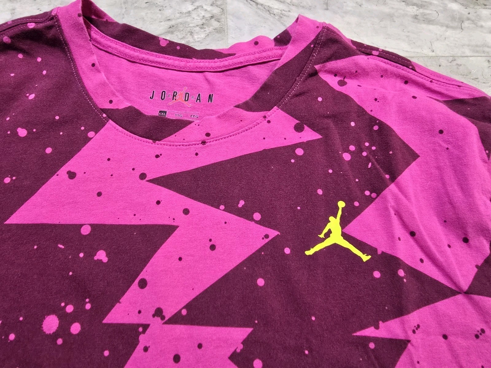 Nike Air Jordan Printed Poolside T-Shirt Mens Sz 2XL Active Fuchsia Pink