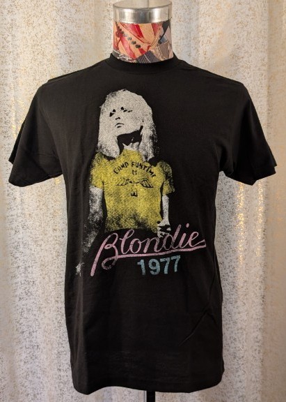 Officially Licensed Blondie 1977 Vintage Style Rock Band Black T-Shirt Merch