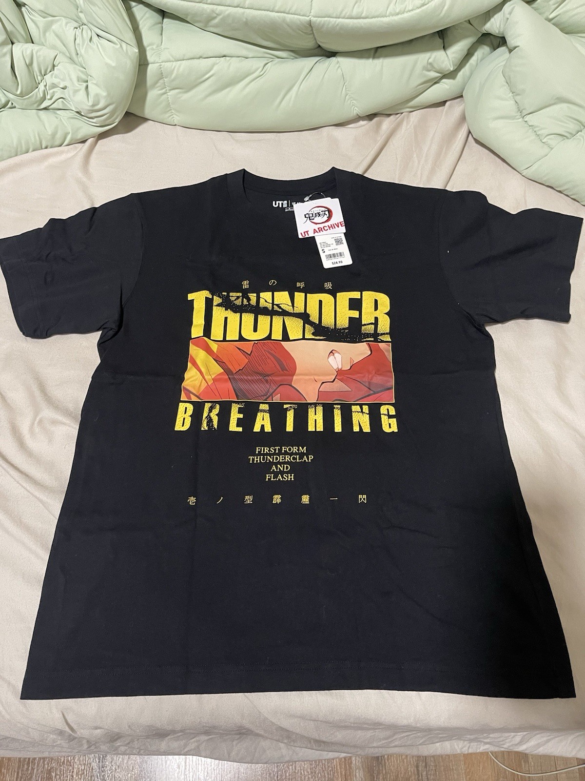Uniqlo UT Archive Demon Slayer Zenitsu Men’s XL Black Cotton Crew Neck Tee