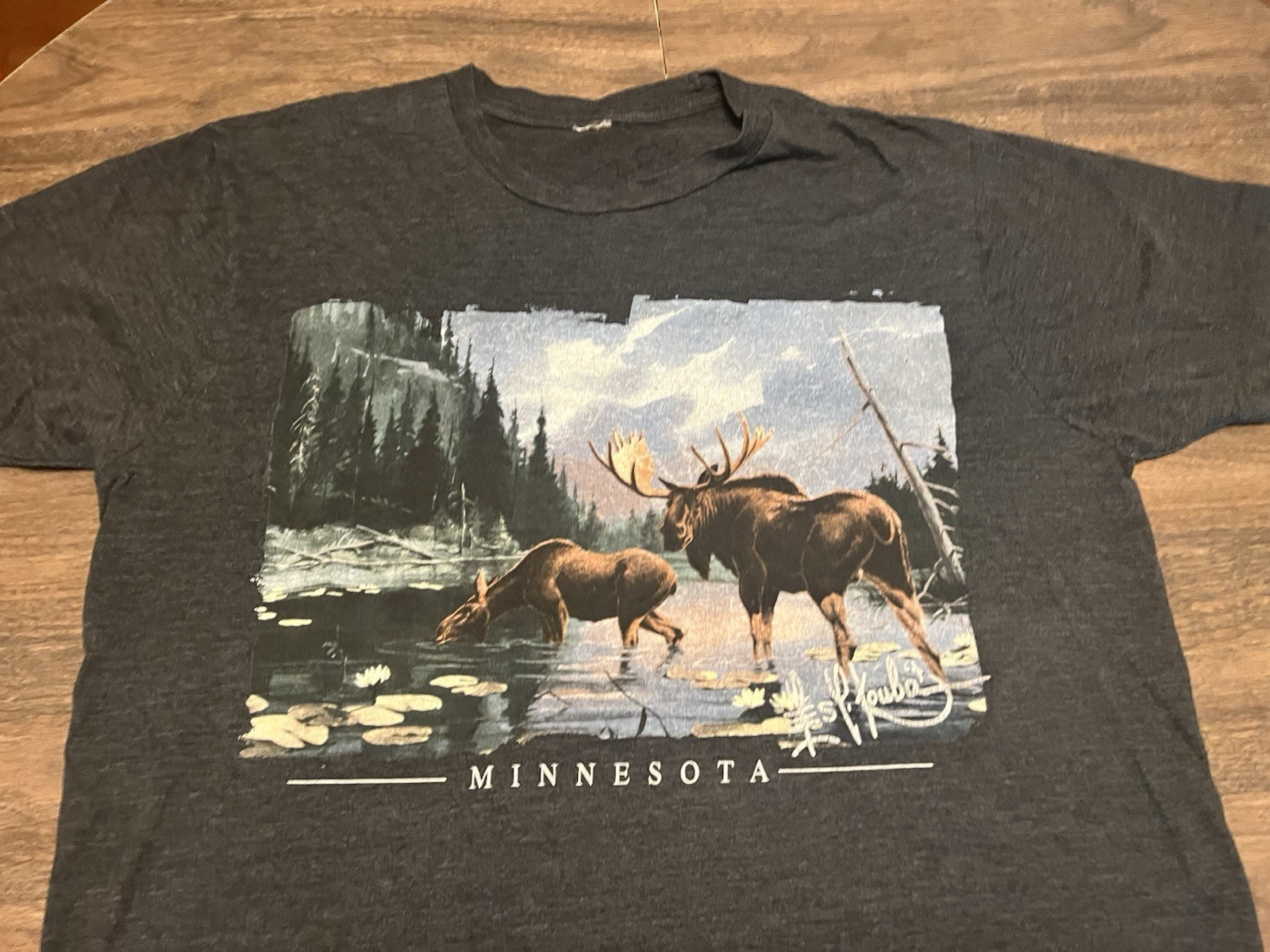 Minnesota Moose Drinking At River Nature Scene Large Gray T Shirt