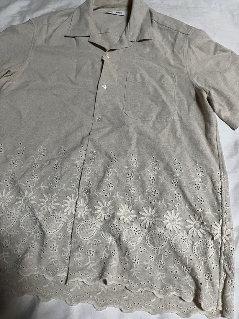 CMMN SWDN Floral Cut Out Shirt Size M Medium Short Sleeve Button Up Casual Tops