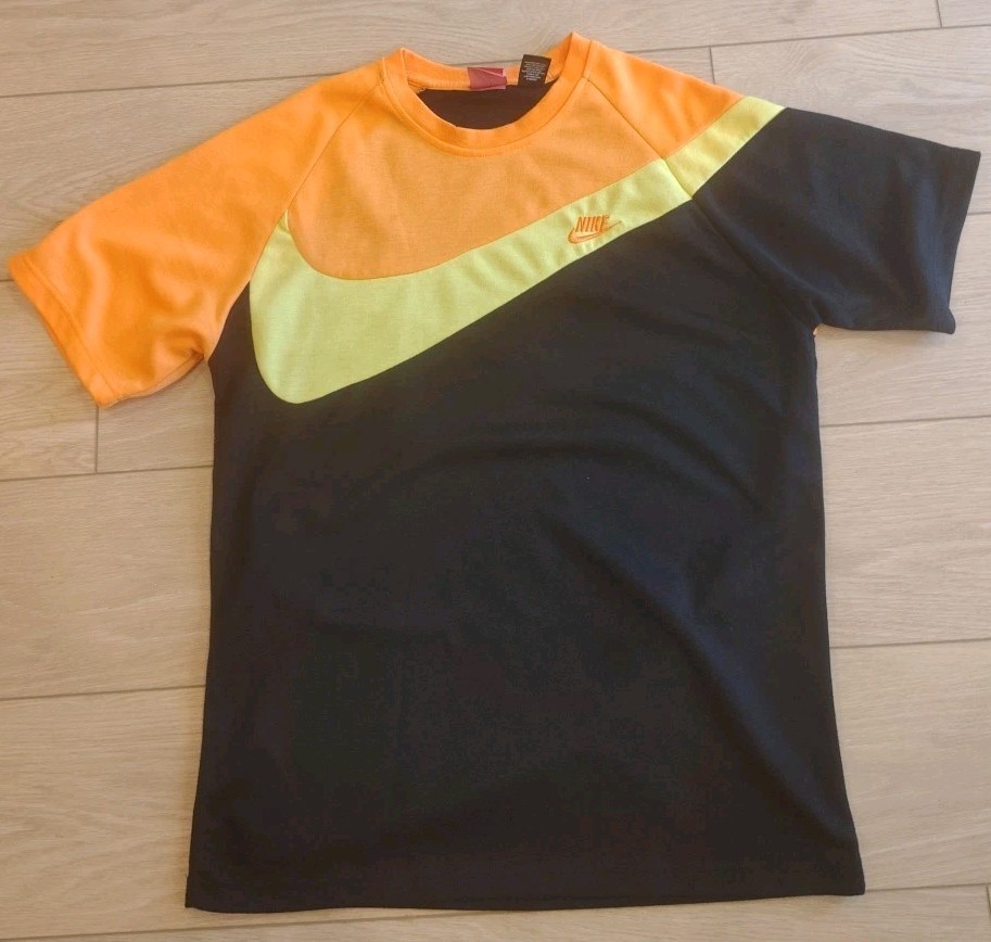Nike Tri-Color Short Sleeved Men’s Tee Shirt Size Large A5