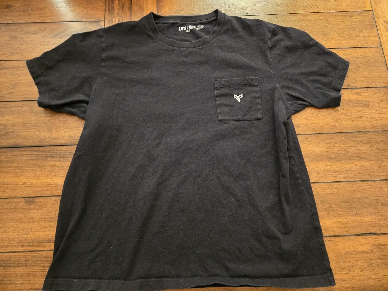 Final Fantasy X FF10 x Uniqlo UT T-shirt Size US XL Black 2-sided with Pocket