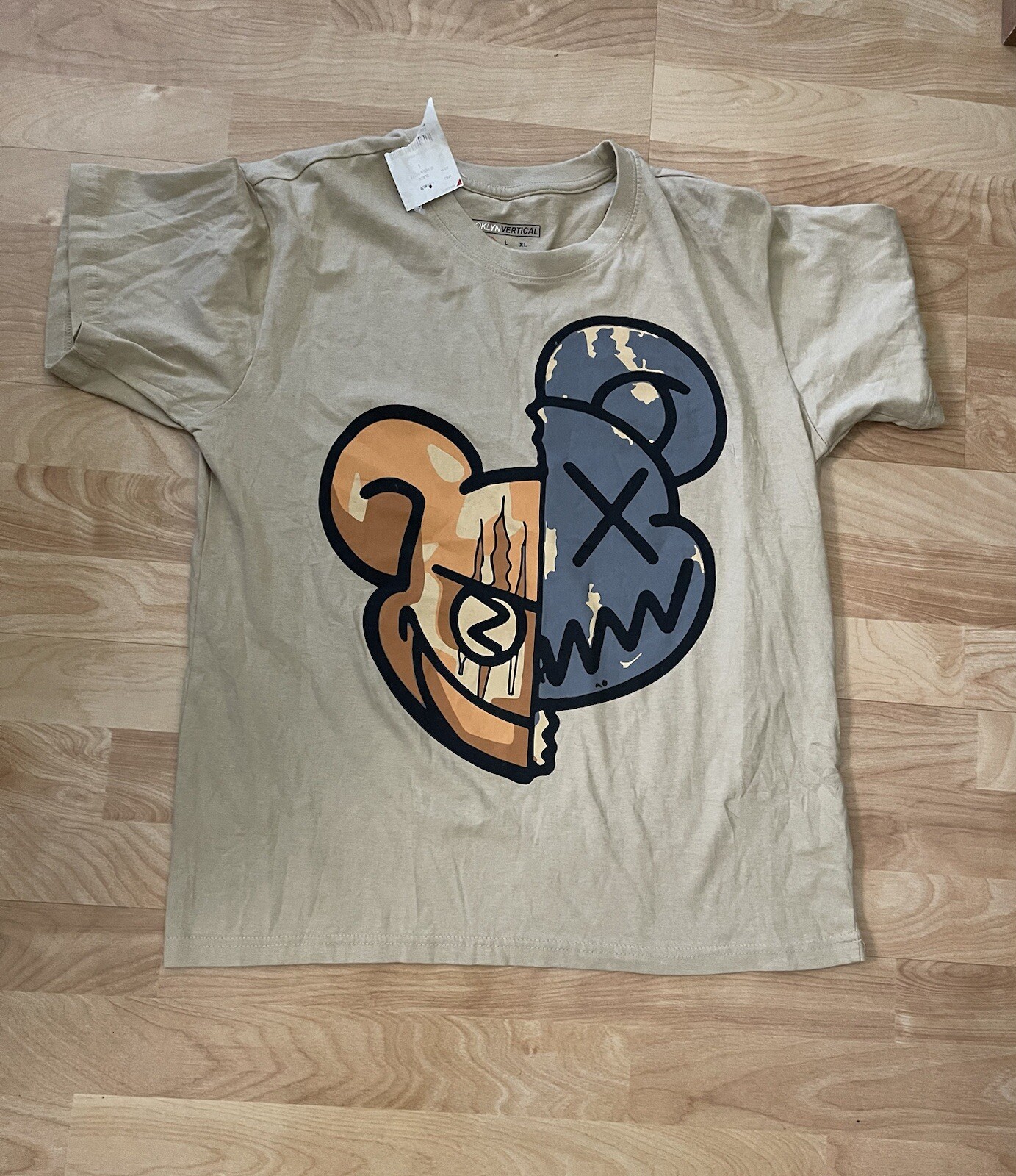 Brooklyn Vertical Graphic Bear T-shirt Tan Siz Medium NWT