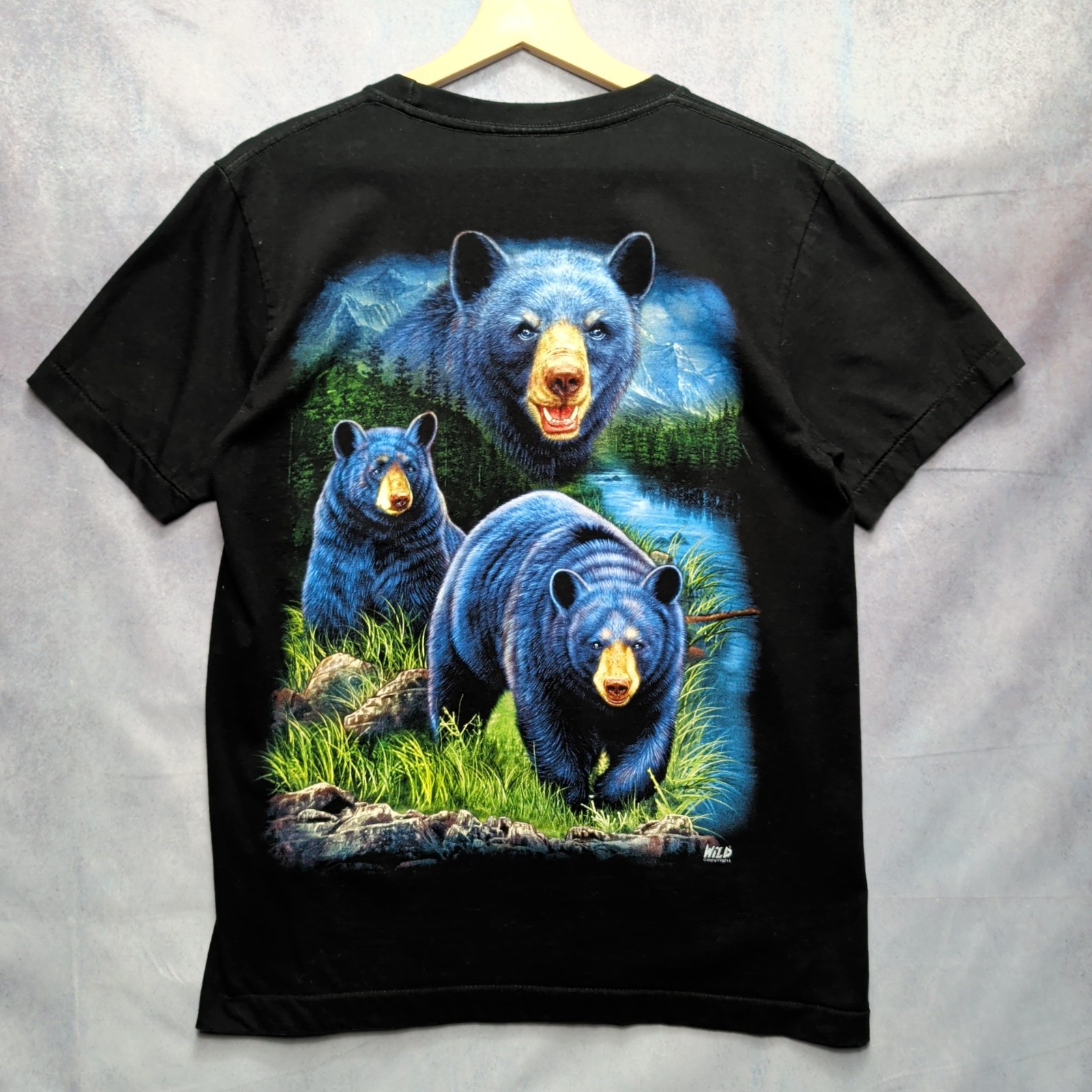Wild Men’s Bear Graphic T-Shirt Size M Black Blue Wildlife Animal Print Tee