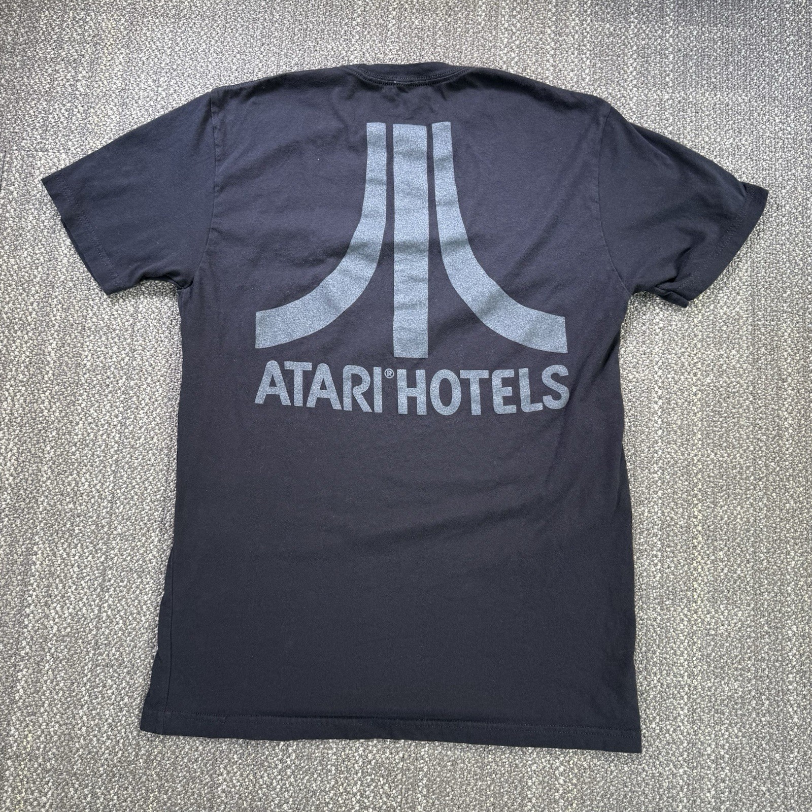 Atari Hotels T-Shirt Mens M Black Hero Tee Fuji Logo Video Game Gaming Las Vegas