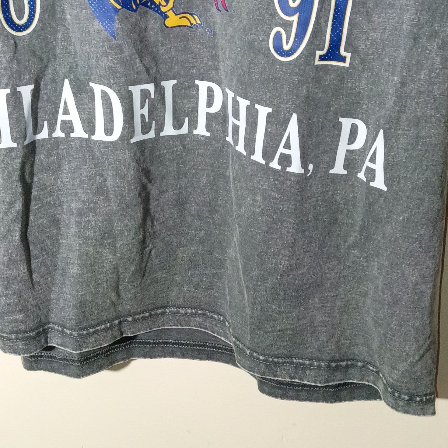 Gameday Couture Drexel Dragons Gray Graphic Logo Crew Neck T-Shirt Mens Size M