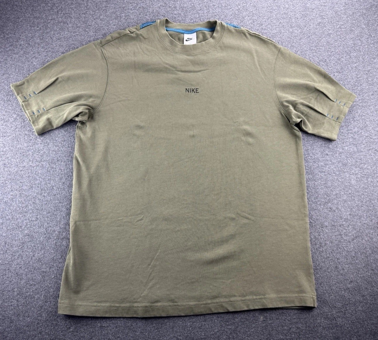 Nike Sportswear T Shirt Size Medium Olive Green Mesh Back Pleated VTG Inspired